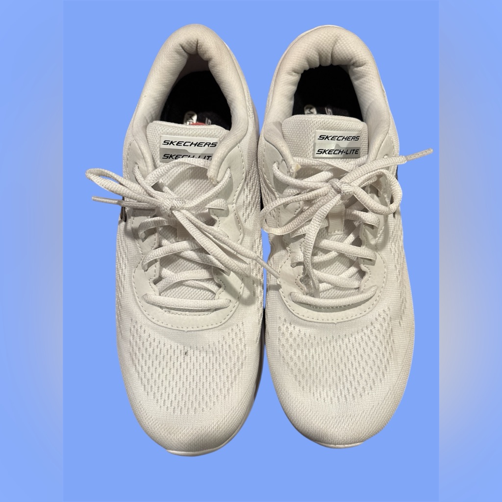 Skechers Skech-Lite White Sneakers Women’s Size 10 Lightwt Walking Shoes Euc